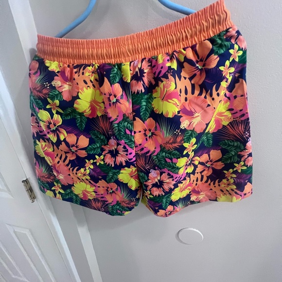 Bright orange floral print swim trunks - Picture 4 of 5